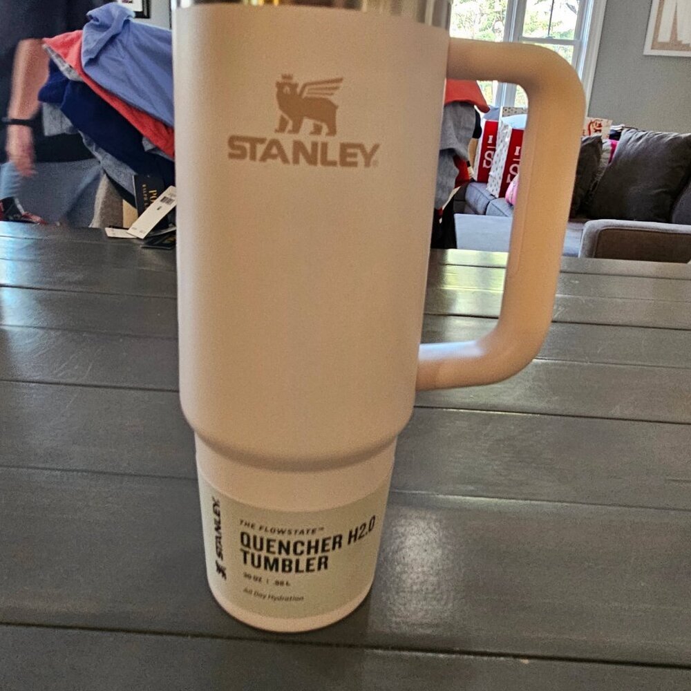 Stanley The Quencher H2.0 Flowstate Pale Pink Tumbler | 30 Oz | 0.88 L - Picture 4 of 12
